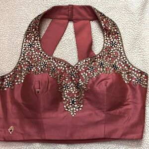 Dusty pink blouse piece with embroidery